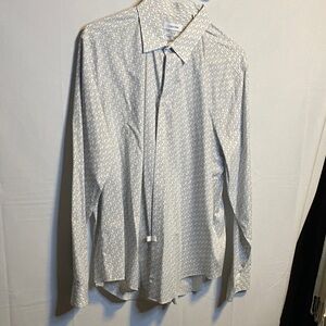 Calvin Klein Men's Light Gray Patterned Dress Shirt
